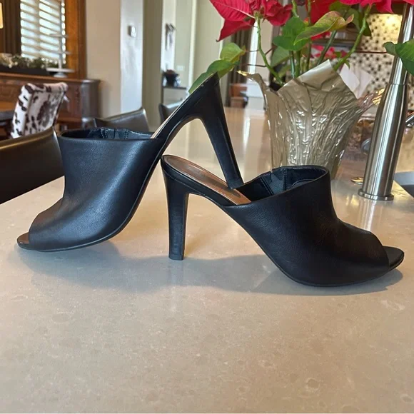 ❌SOLD❌Franco Sarto Black Peep Toe Mules, Sz 8 - Picture 3 of 9